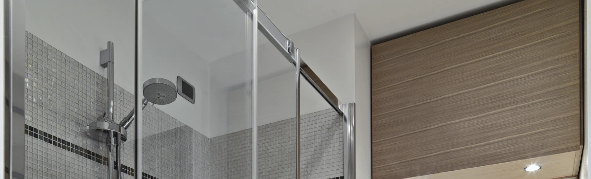 Frosted Glass Shower Doors in Maple Leaf, ON